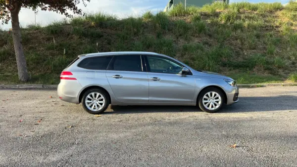 Peugeot 308 SW 1.5 BlueHDi 130 8