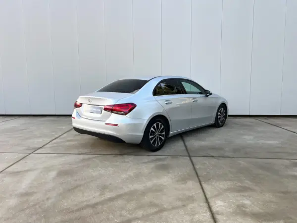 Mercedes-Benz A 180 Limousine d Business Solutions Aut. 8