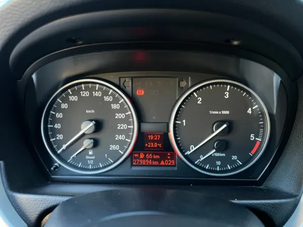 BMW 320 3 TOURING (E91) 9