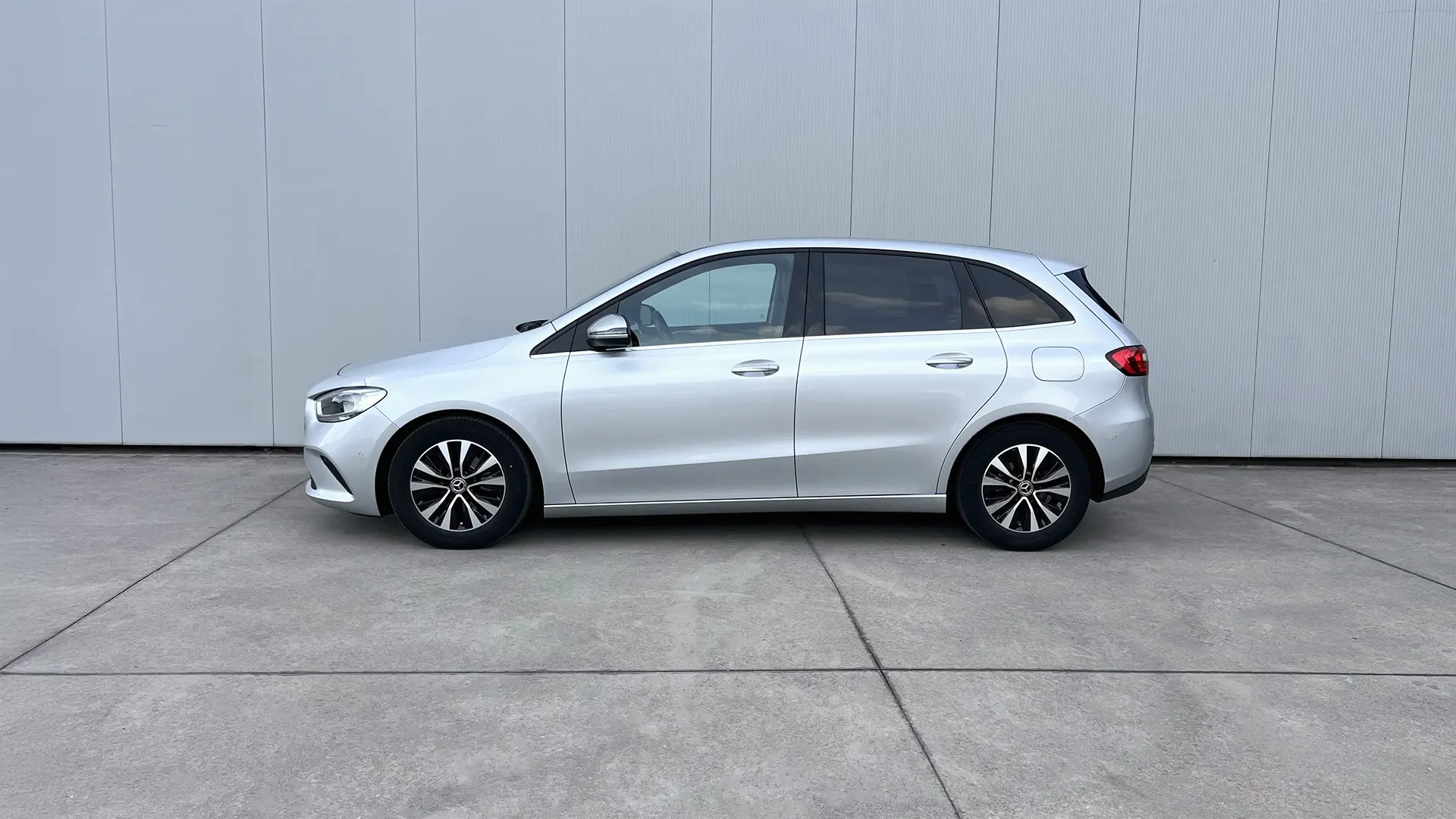 Mercedes-Benz B 180 d Business Solutions Aut. 6