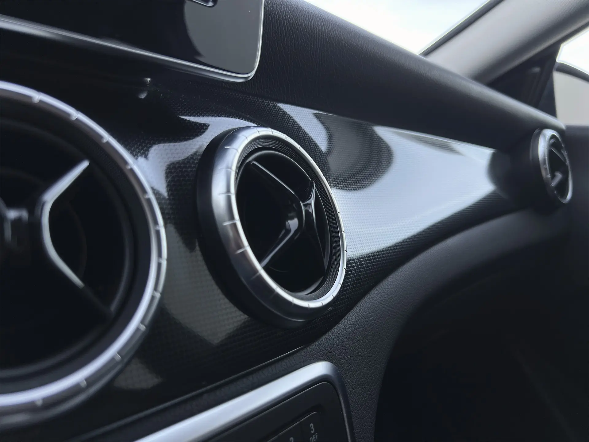 Mercedes-Benz CLA 180 d Urban 16