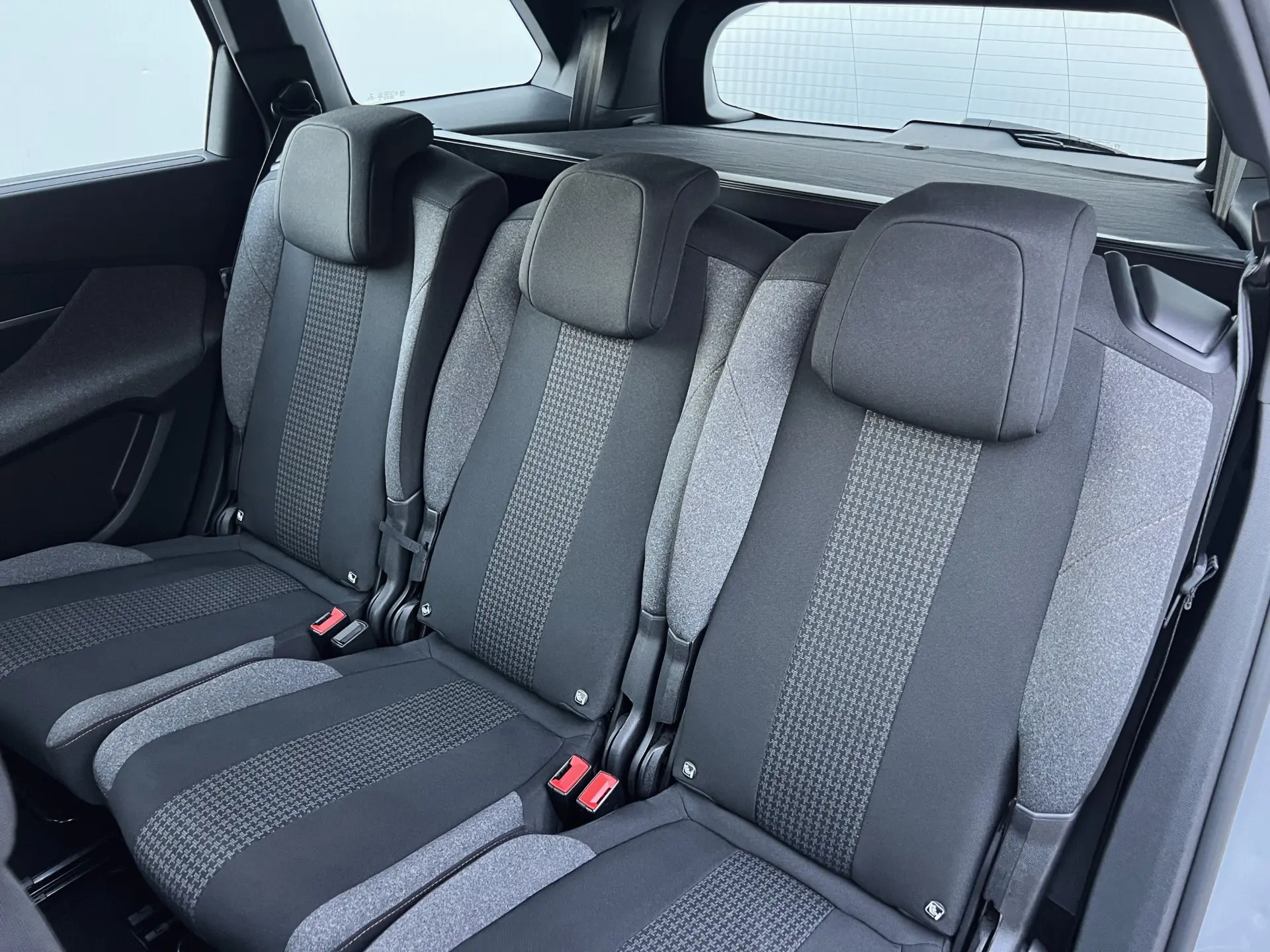 Peugeot 5008 PureTech 130 EAT8 Stop & Start Active Business-Pack 12