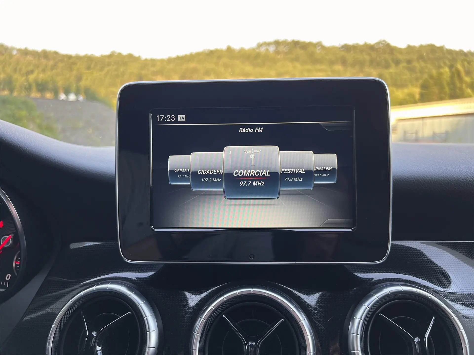 Mercedes-Benz CLA 180 d Urban 17