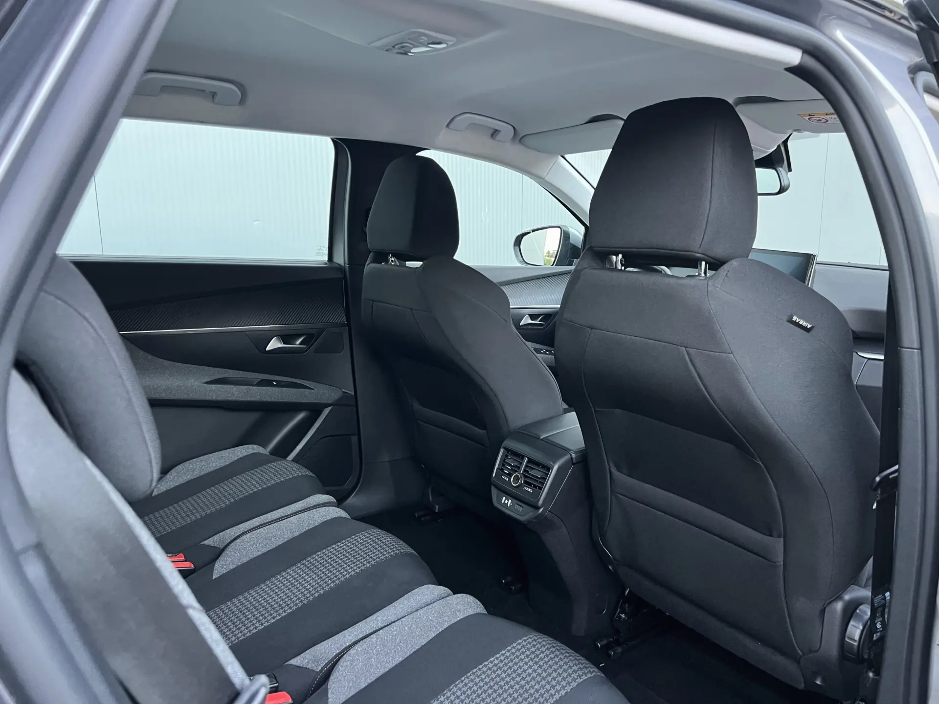 Peugeot 5008 PureTech 130 EAT8 Stop & Start Active Business-Pack 18