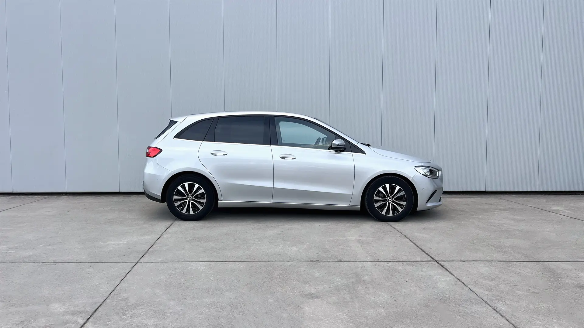Mercedes-Benz B 180 d Business Solutions Aut. 4