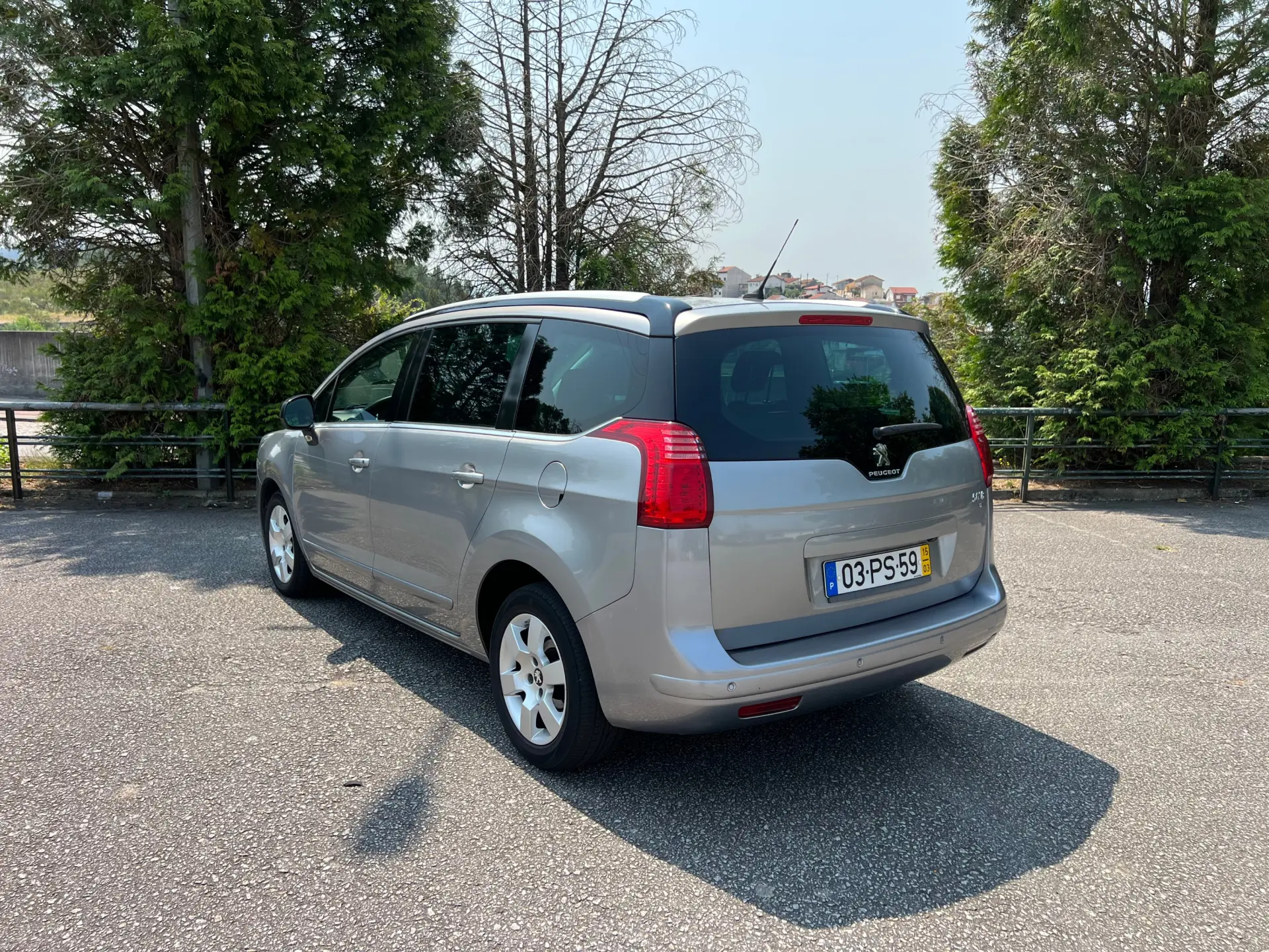 Peugeot 5008 1.6 E-HDi 7L Allure 2-Tronic 5