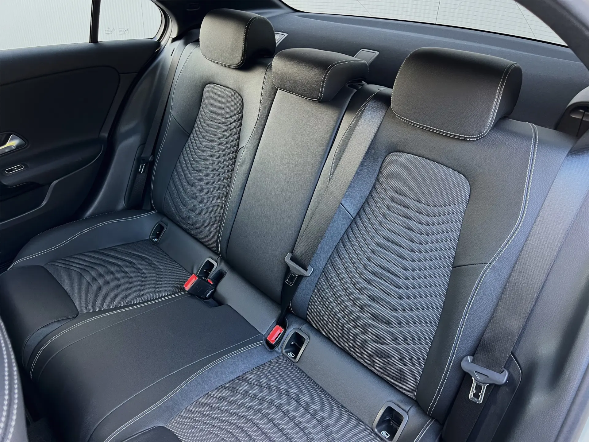 Mercedes-Benz A 180 Limousine d Business Solutions Aut. 37