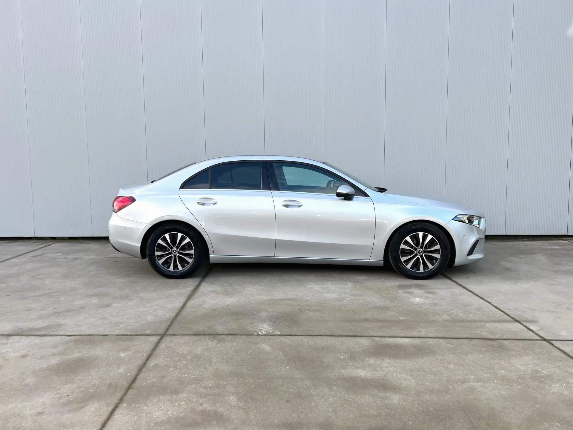 Mercedes-Benz A 180 Limousine d Business Solutions Aut. 5