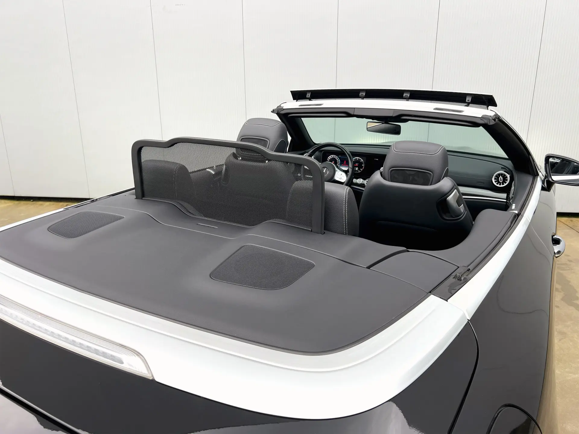 Mercedes-Benz E 220 d Cabrio 9G-Tronic AMG Line 12