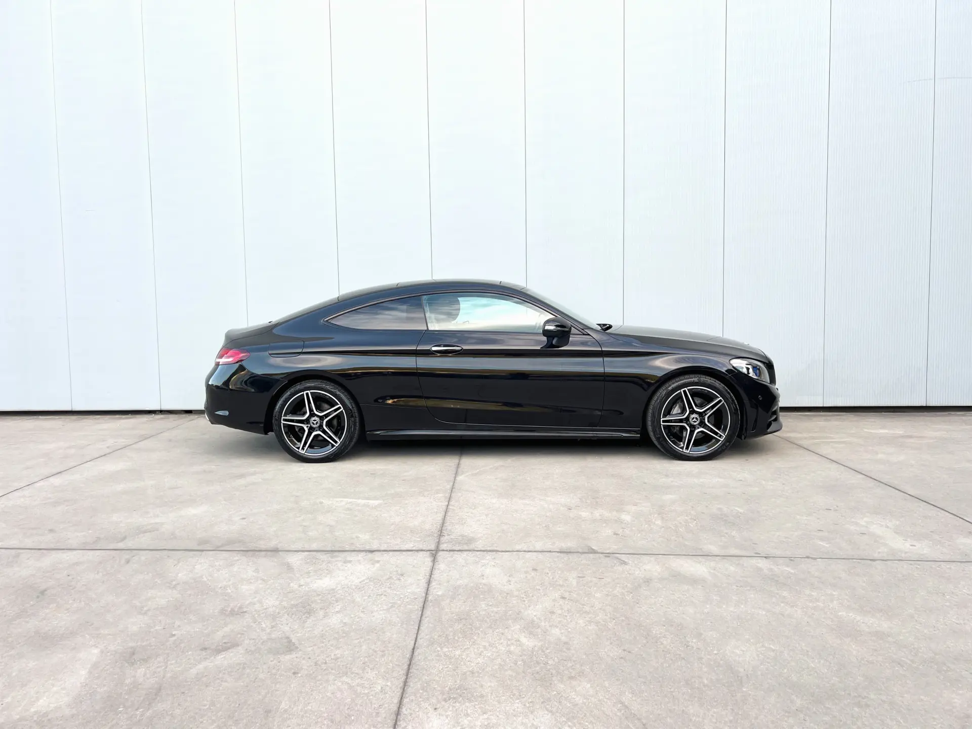 Mercedes-Benz C 200 d Coupé AMG Line Aut. 23