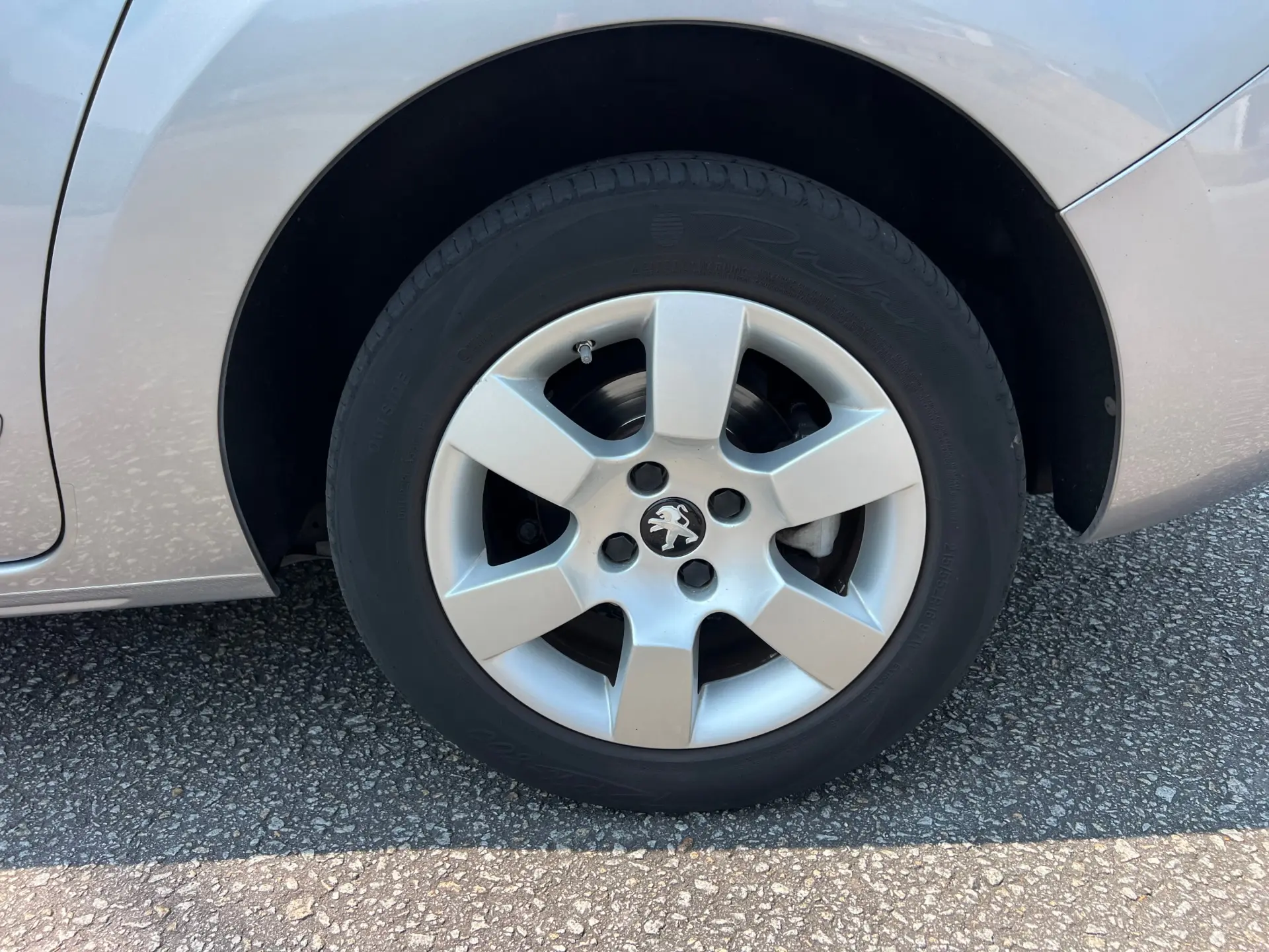 Peugeot 5008 1.6 E-HDi 7L Allure 2-Tronic 36
