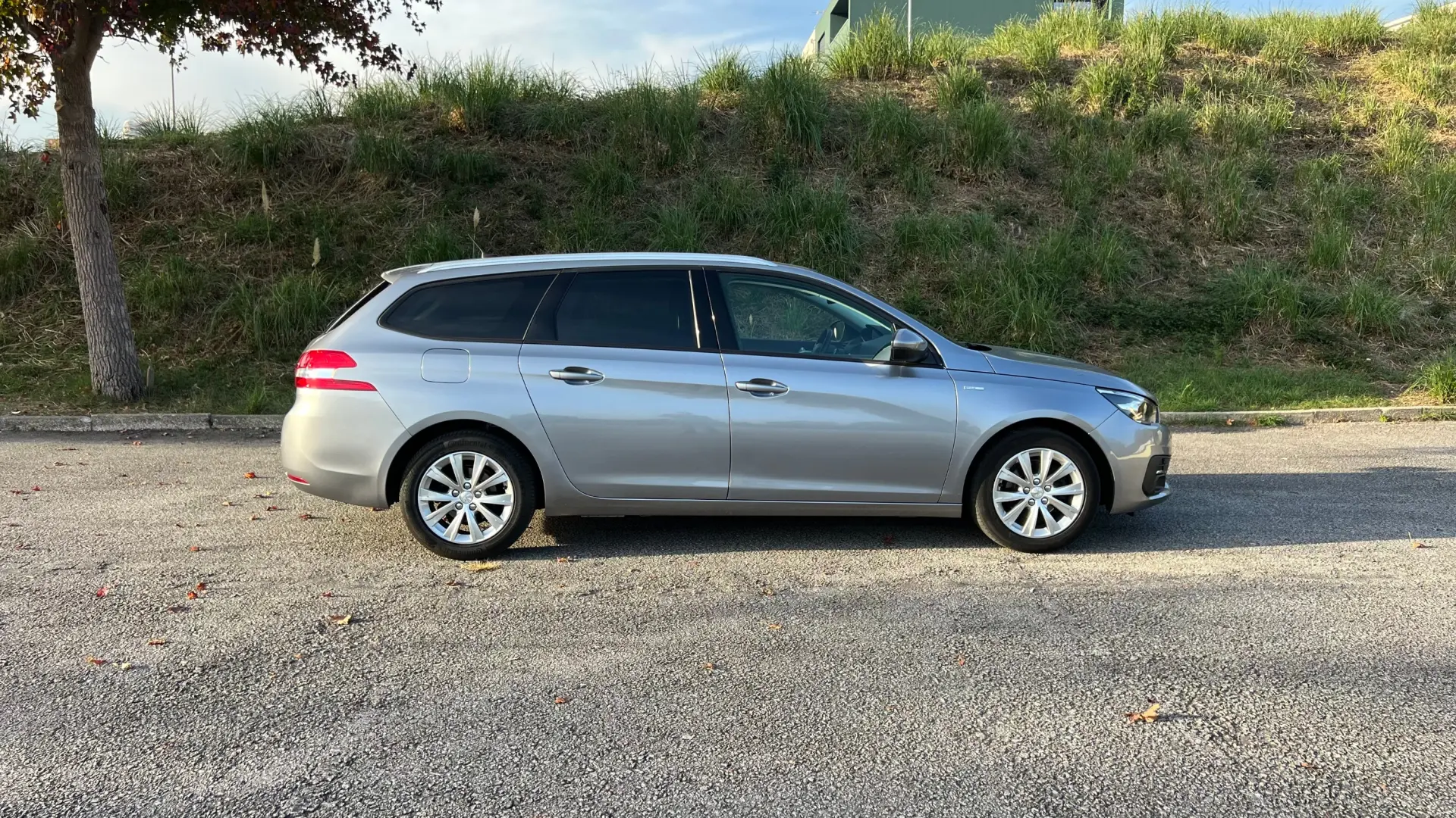Peugeot 308 SW 1.5 BlueHDi 130 8
