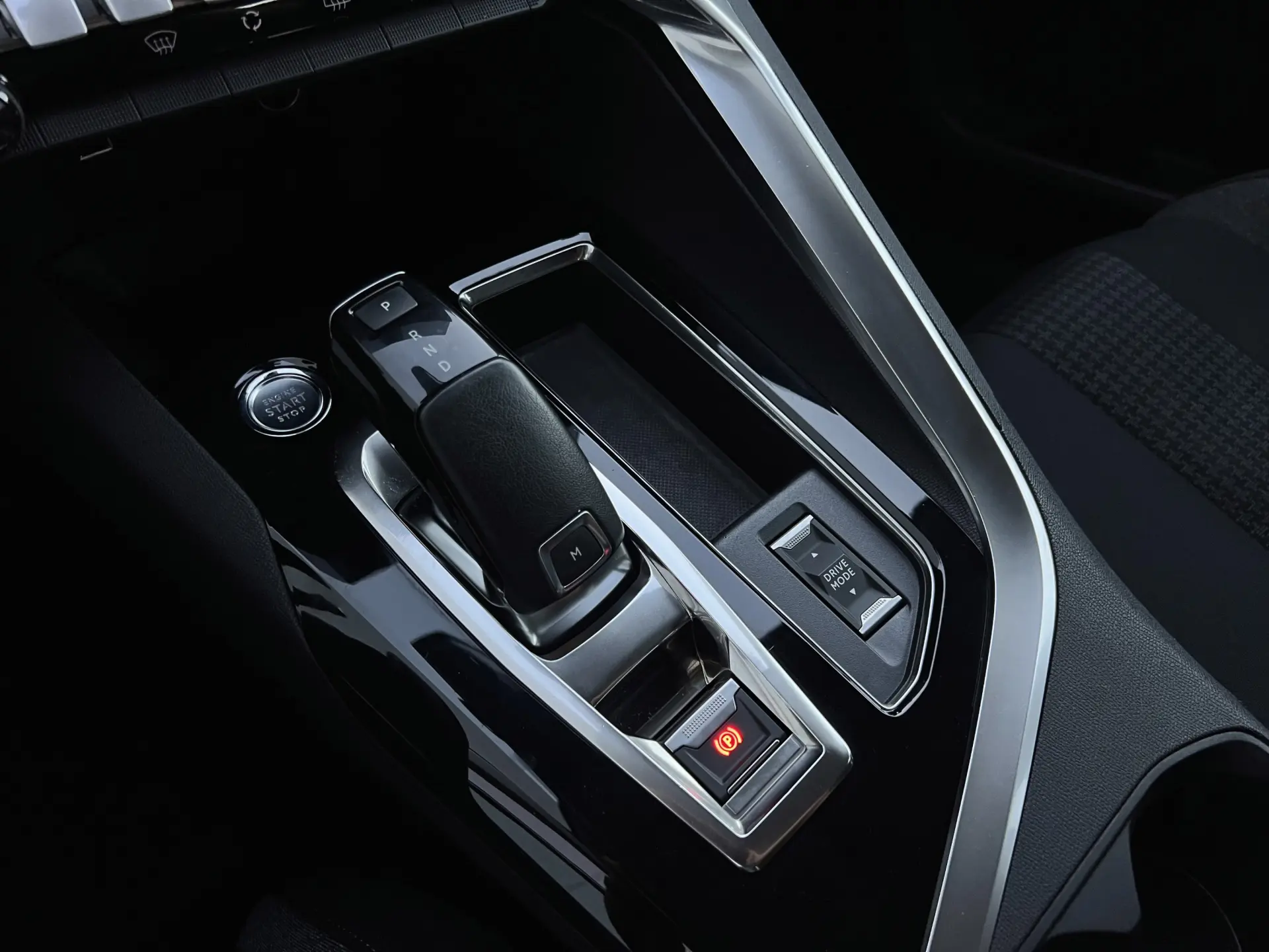 Peugeot 5008 PureTech 130 EAT8 Stop & Start Active Business-Pack 21