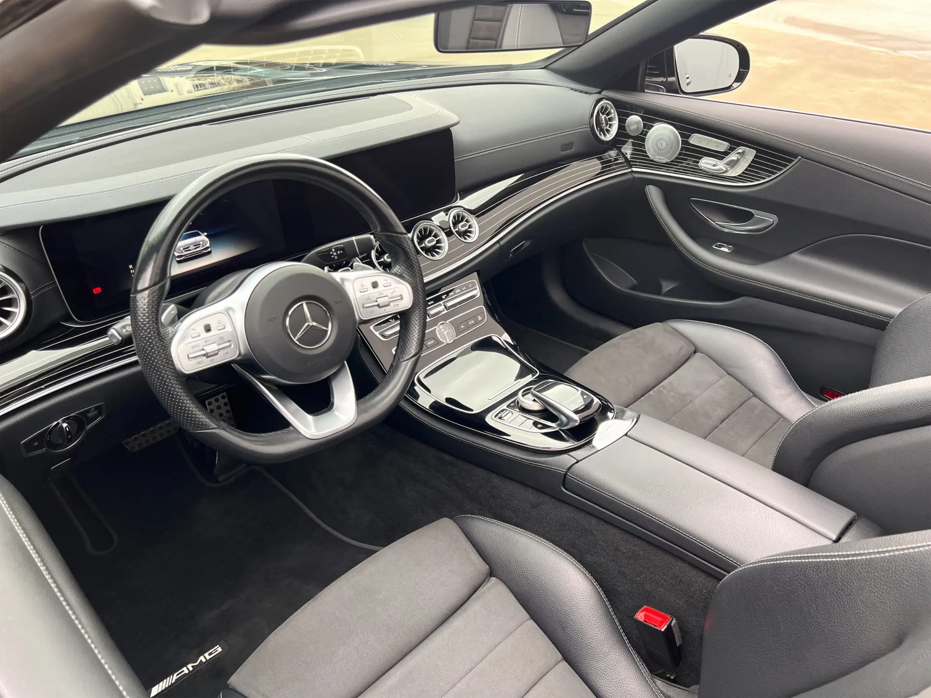 Mercedes-Benz E 220 d Cabrio 9G-Tronic AMG Line 14