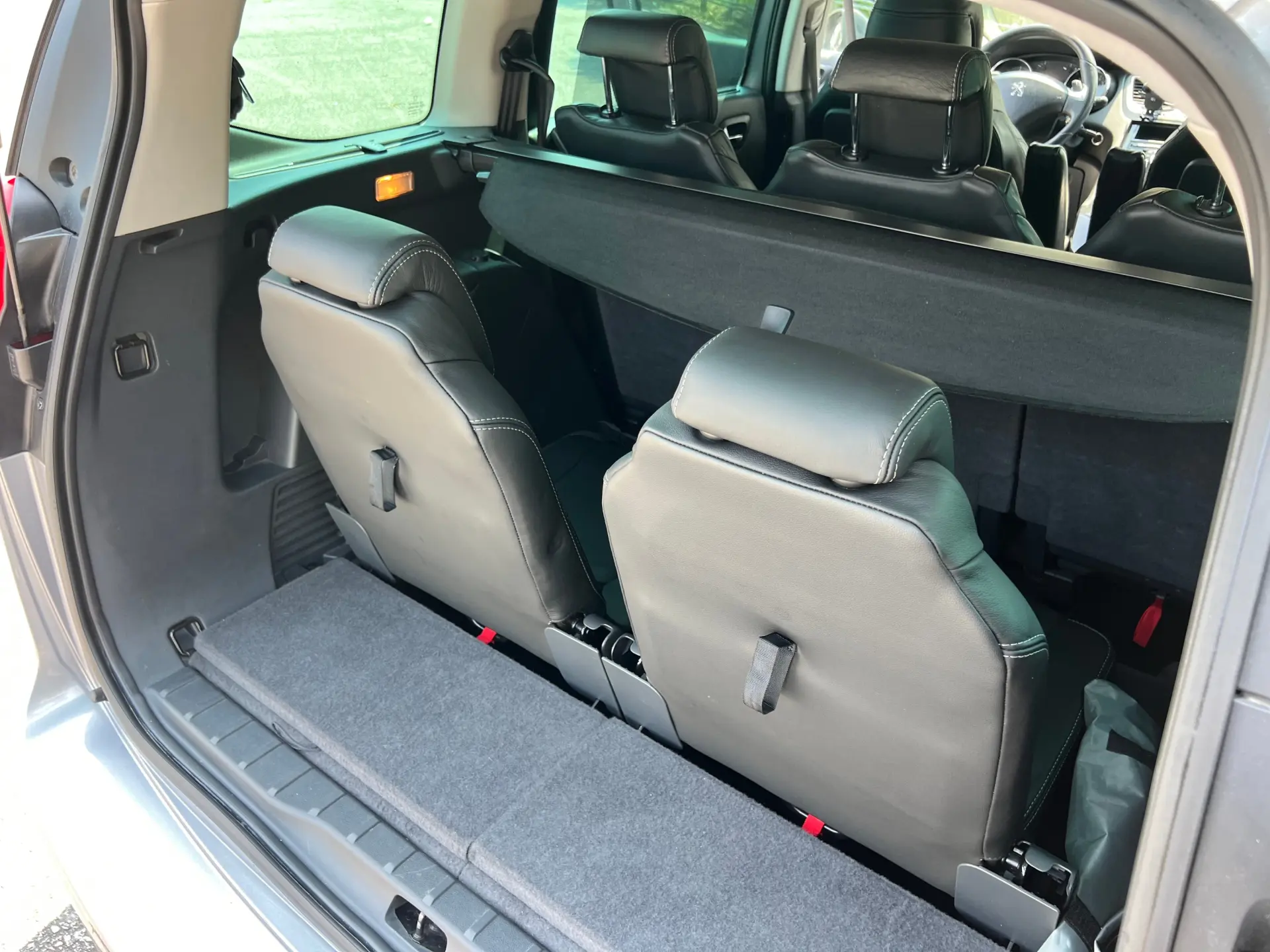 Peugeot 5008 1.6 E-HDi 7L Allure 2-Tronic 29