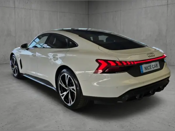 Audi e-tron GT quattro 5