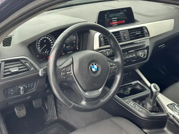 BMW 114 d Line Sport 8