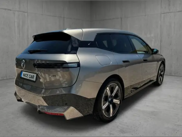 BMW iX xDrive 40 2