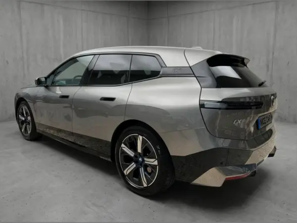 BMW iX xDrive 40 4