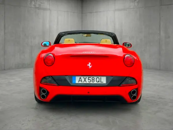 Ferrari California 4.3 V8 5