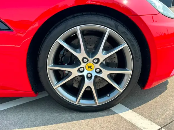 Ferrari California 4.3 V8 16