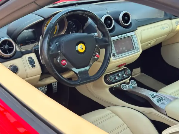 Ferrari California 4.3 V8 32