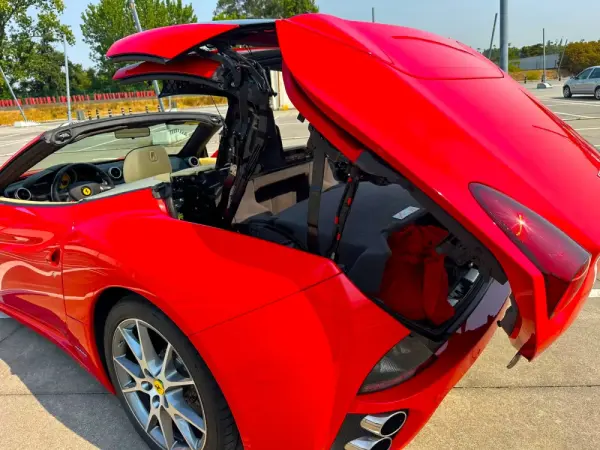 Ferrari California 4.3 V8 68