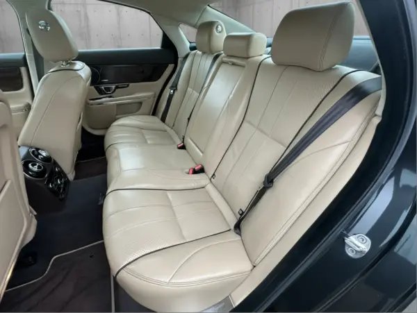 Jaguar XJ 3.0 D V6 Premium Luxury 12