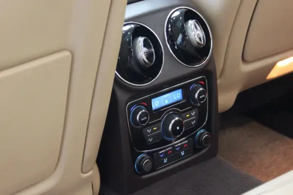Jaguar XJ 3.0 D V6 Premium Luxury 15