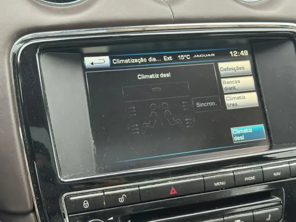 Jaguar XJ 3.0 D V6 Premium Luxury 24