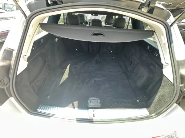 Mercedes-Benz E 220 d Avantgarde 13