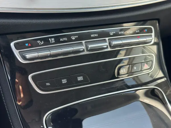 Mercedes-Benz E 220 d Avantgarde 18