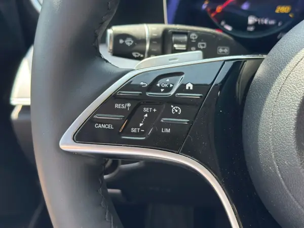 Mercedes-Benz E 220 d Avantgarde 28
