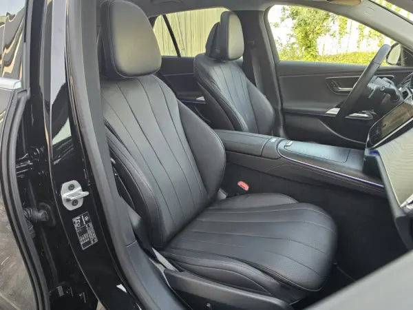 Mercedes-Benz E 300 e Avantgarde 11