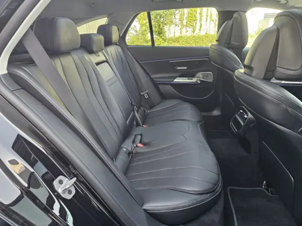 Mercedes-Benz E 300 e Avantgarde 15