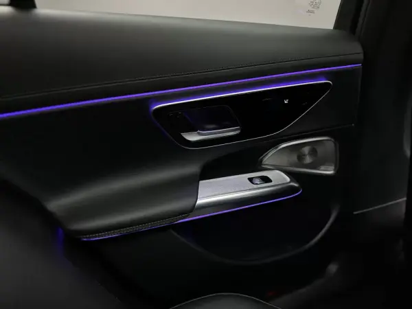 Mercedes-Benz E 300 e Avantgarde 23
