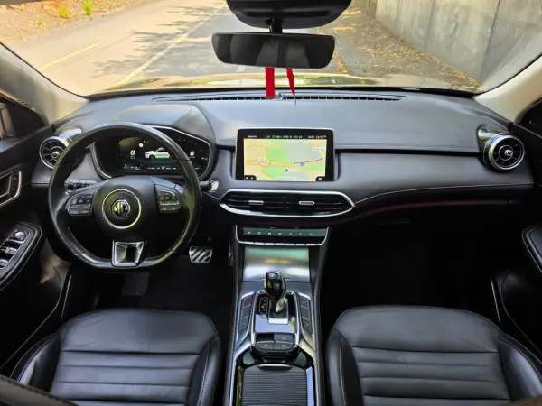 MG EHS 1.5 T-GDI Plug-in Hybrid Luxury 9