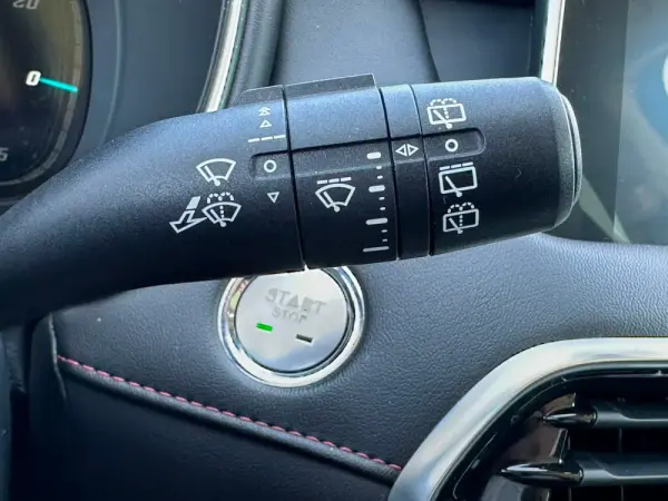 MG EHS 1.5 T-GDI Plug-in Hybrid Luxury 33