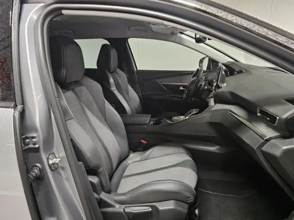 Peugeot 5008 1.2 PureTech Allure EAT8 8