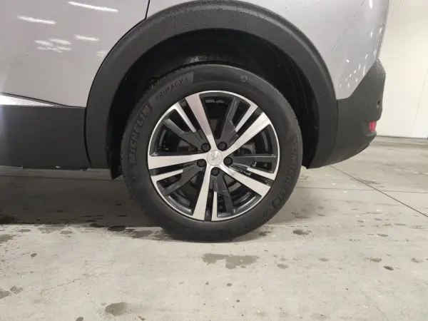 Peugeot 5008 1.2 PureTech Allure EAT8 12