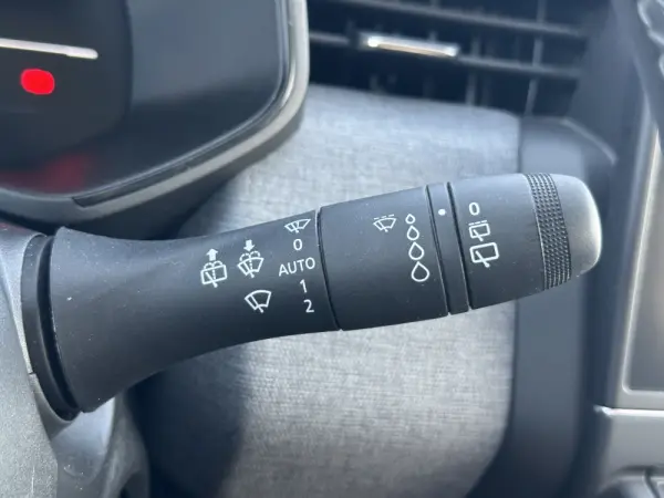 Renault Clio 1.0 TCe Techno Bi-Fuel 28
