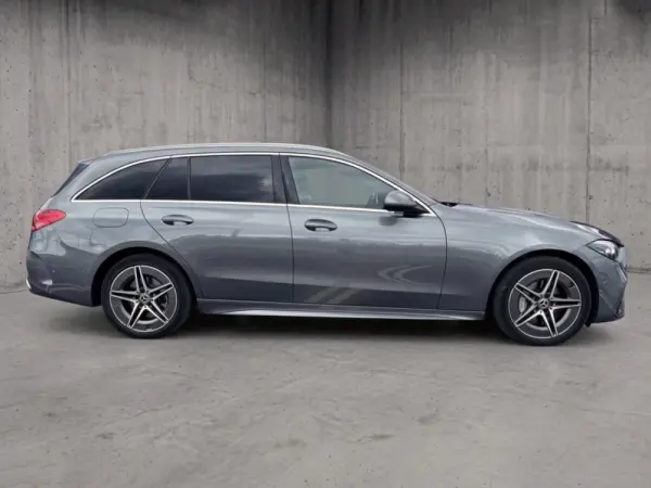Mercedes-Benz C 300 e AMG Line 2