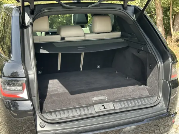 Land Rover Range Rover Sport P400e SE 11