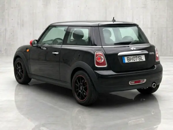 MINI 3 Portas One D 5