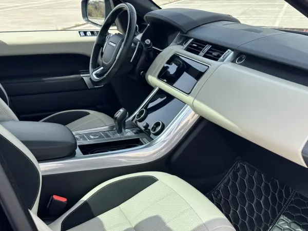 Land Rover Range Rover Sport P400e SE 13