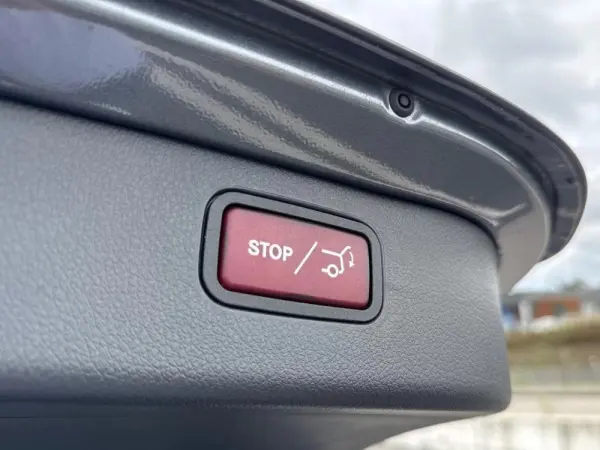 Mercedes-Benz C 300 e AMG Line 13