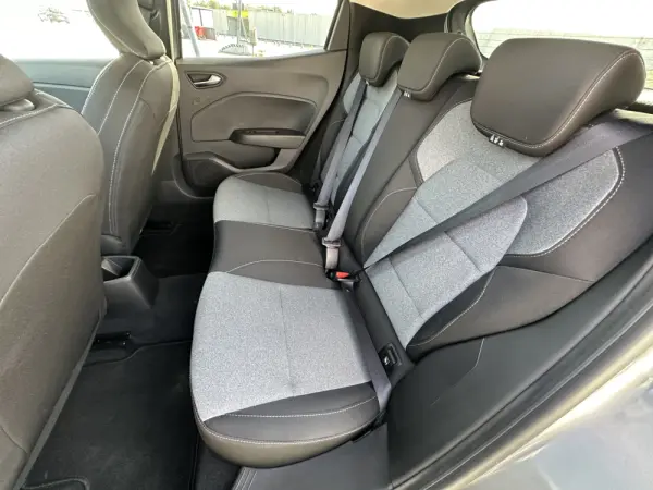 Renault Clio 1.0 TCe Techno Bi-Fuel 11