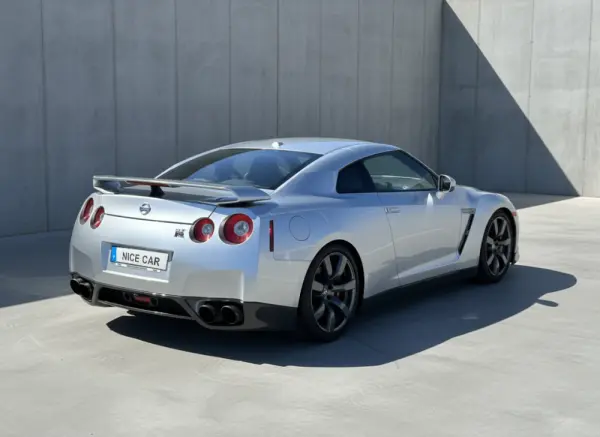 Nissan GT-R 3.8 V6 Premium Edition 6