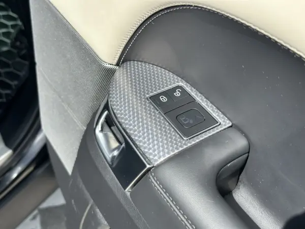 Land Rover Range Rover Sport P400e SE 21