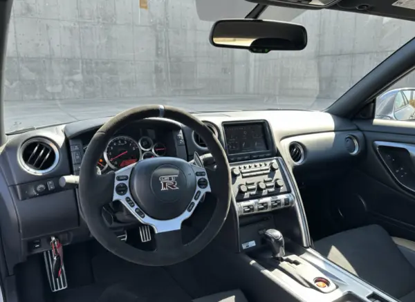 Nissan GT-R 3.8 V6 Premium Edition 10